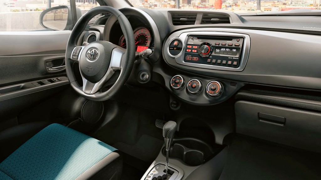 Toyota Yaris GLi 1.3 A/T 2014