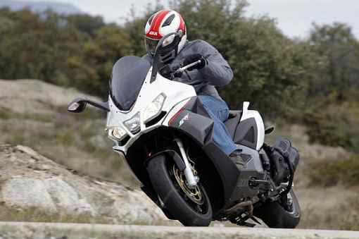 2012 05 04 aprilia srv 850 la scooter mas potente de la historia 1
