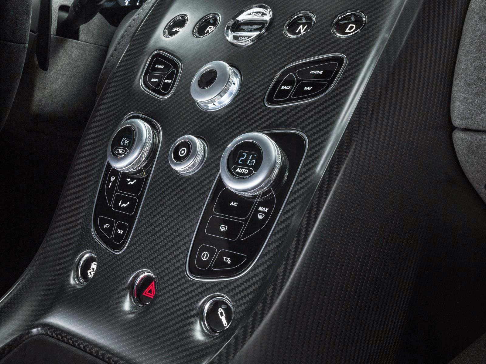 2015 03 09 aston martin vantage gt3 6