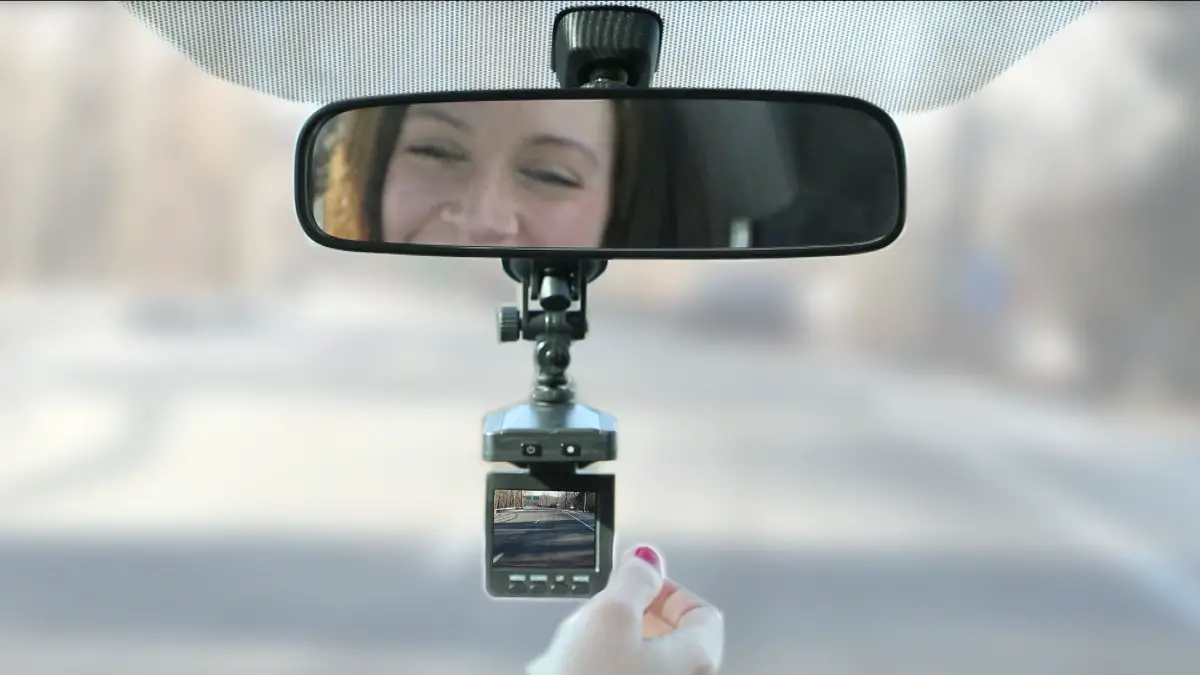 2019 11 23 camara dashcam un dispositivo para pagar menos seguro 1
