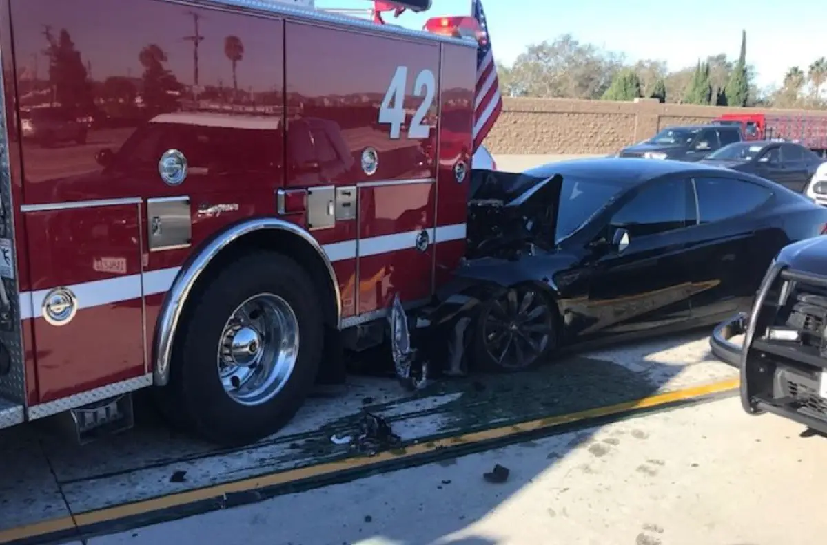 2018 04 12 dos hechos tragicos reanudan los debates del uso de vehiculos autonomos 1