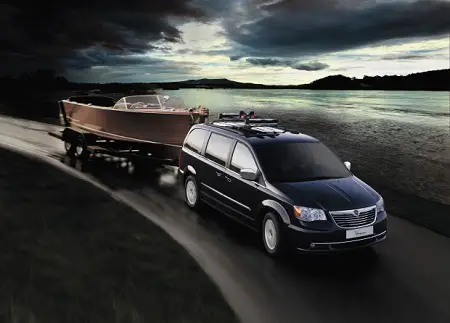2013 03 05 equipamiento del lancia voyager 2013 1