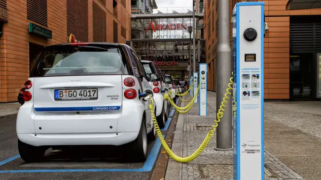 2019 04 11 europa insiste en competir con asia para la produccion de carros electricos 1