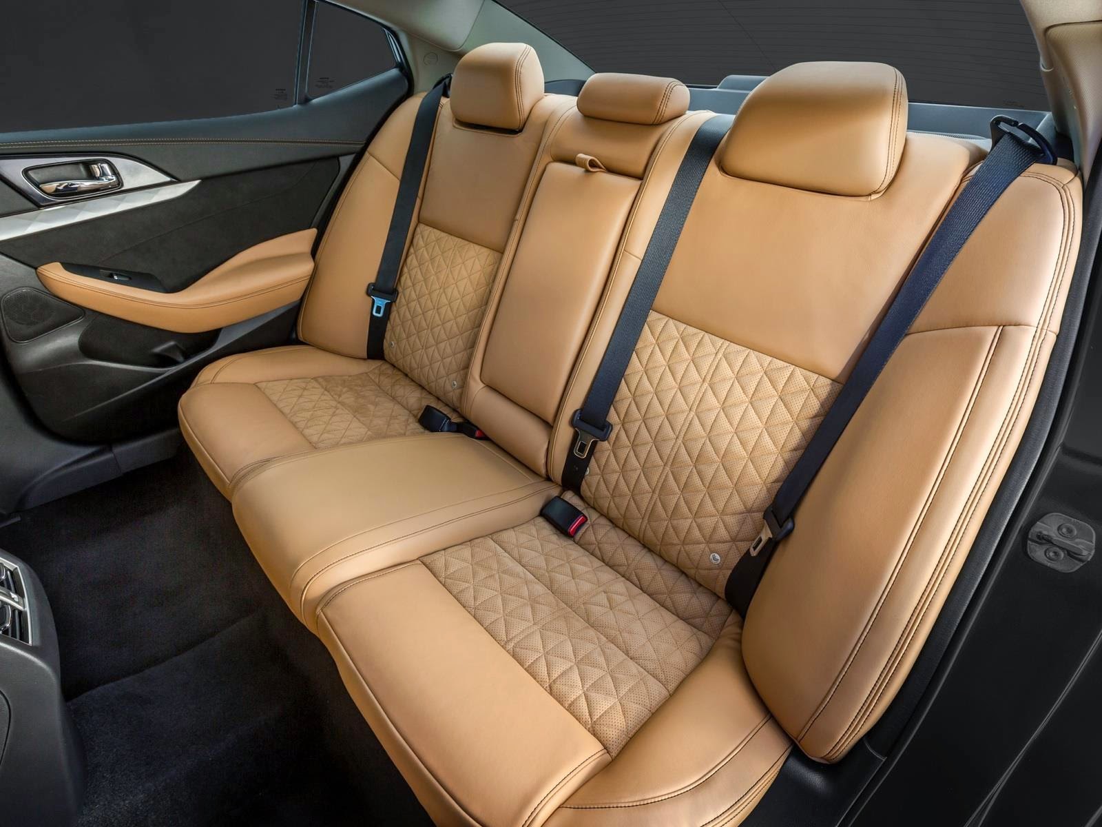 2015 04 10 nissan maxima 2016 5