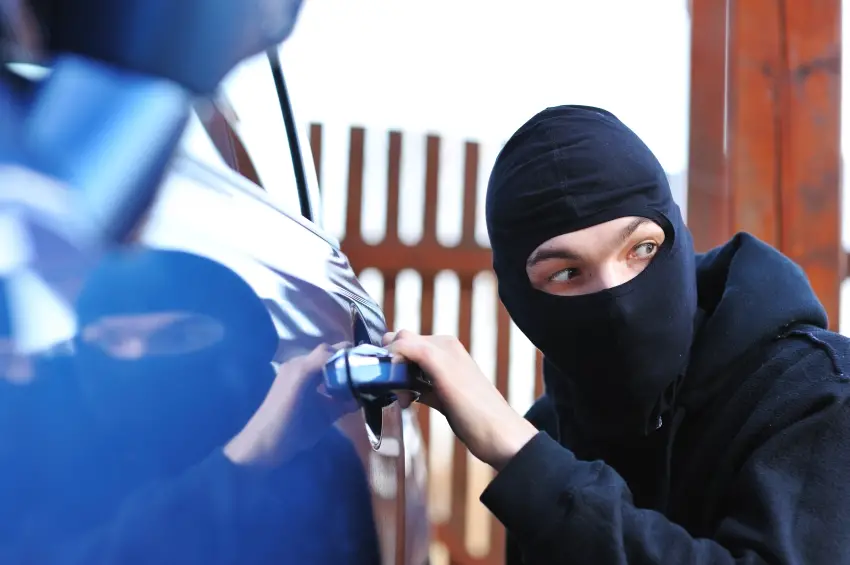 2020 12 09 nueva tecnologia contra robos de coches en camerun 1