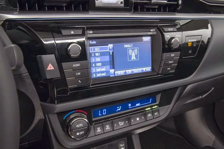 2014 06 06 toyota corolla 18 version 2014 5