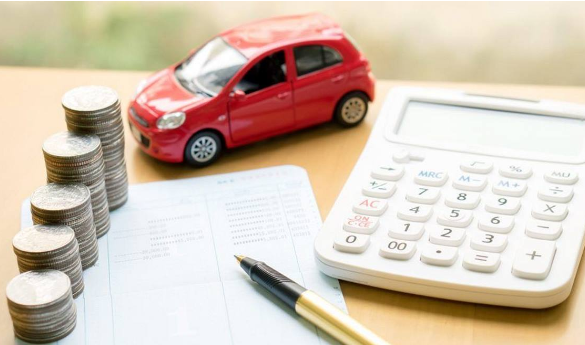 Cómo puedo hacer para reducir los costos del seguro del coche